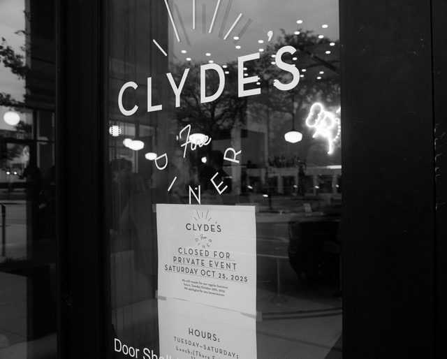 Clyde's is Closed