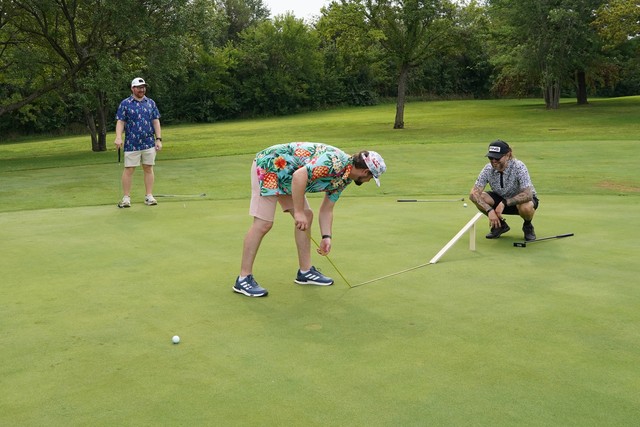Readin about a 9 on the stimp meter.