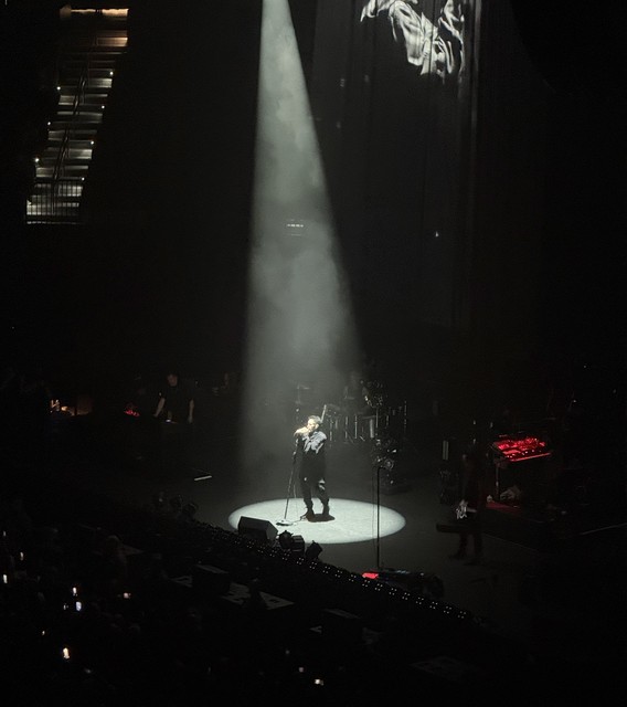 Thanking the crowd