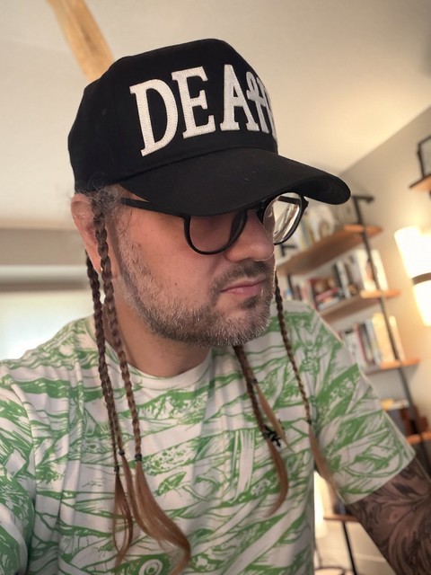 Kari says that I’m not allowed to go to a hip hop show like this