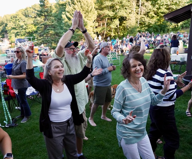 Dancin at the park