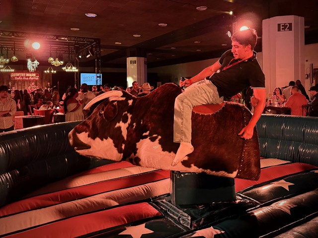 Raphael on the Mechanical Bull